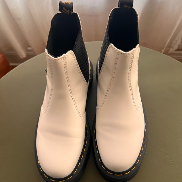 Dr. Martens 2976 Quad Chelsea Boot - Picture 4 of 5